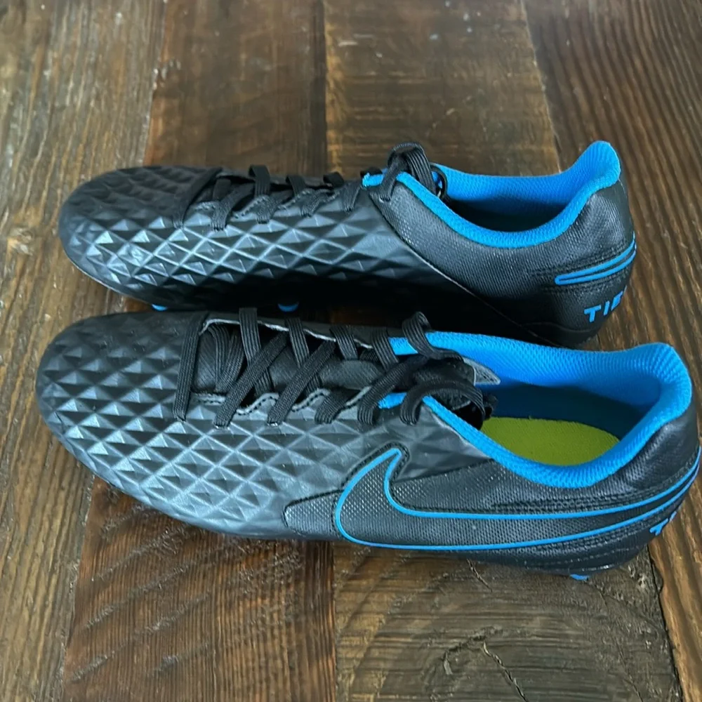 Tiempo Nike Cleats NWOT size 7.5 - Picture 5 of 10